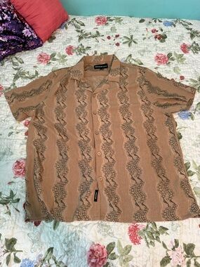 Brown Button-Down Short Sleeve Shirt with Black Wave Print